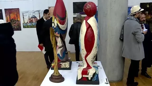 Sanat ve edebiyat dünyası 'Göç Sanatı' programında buluştu Sanat ve edebiyat dünyası 'Göç Sanatı' programında buluştu
