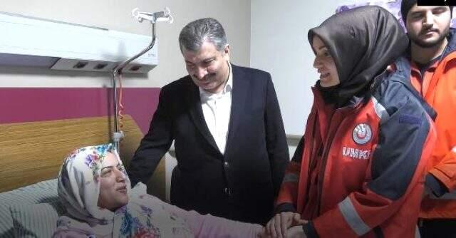 Son dakika: Deprem sonrası yoğun bakıma alınan hastaların durumunun kritik olmadığı açıklandı