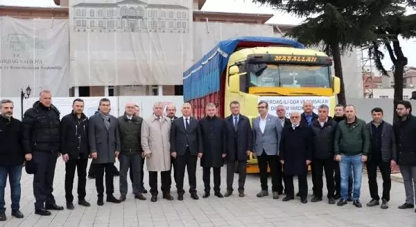 Tekirdağ'da depremzedeler için toplanan yardımlar yola çıktı