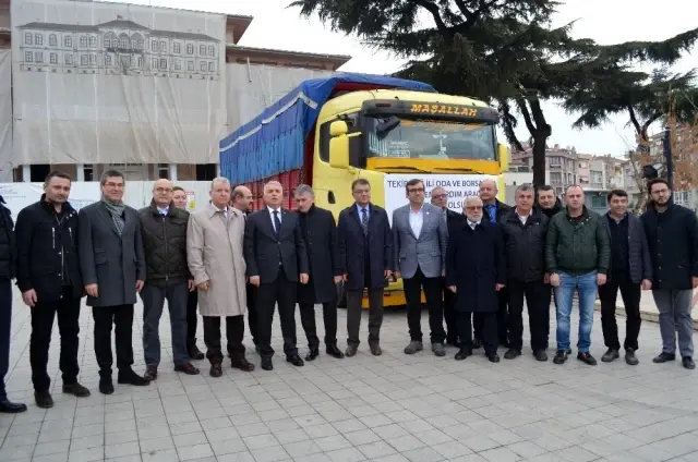 Tekirdağ'dan Elazığ'a ikinci tır yola çıktı Tekirdağ'dan Elazığ'a ikinci tır yola çıktı