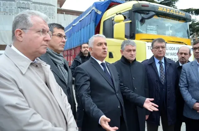 Tekirdağ'dan Elazığ'a ikinci tır yola çıktı Tekirdağ'dan Elazığ'a ikinci tır yola çıktı