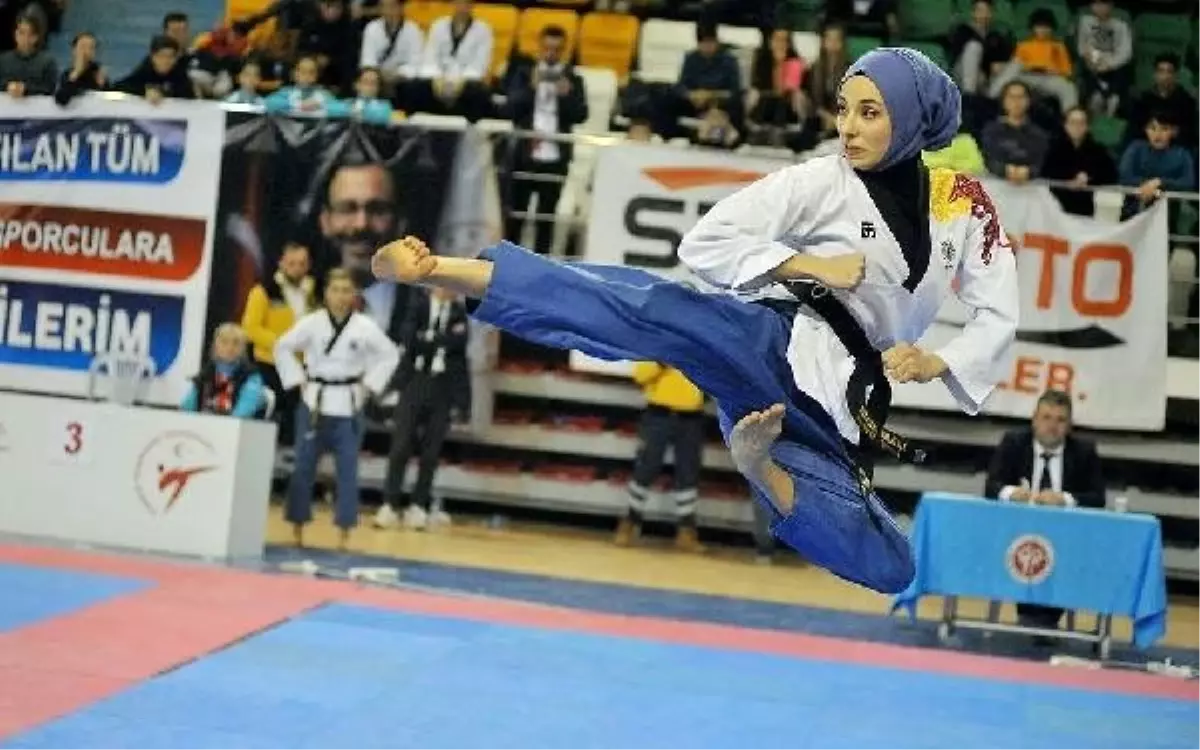 Tekvando Poomsae Türkiye Şampiyonası açılış seremonisi ...