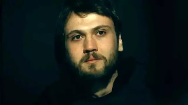 Yeni bölümü yayınlanan Çukur'da dikkat çeken sahne! Vartolu ve Yamaç yüz yüze geliyor
