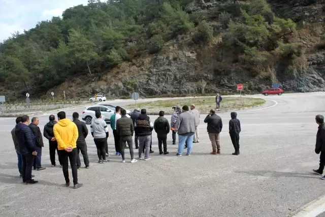 Genç Elif'in söz kesme hayalleri yarım kaldı, duvaklı tabutla defnedildi Genç Elif'in söz kesme hayalleri yarım kaldı, duvaklı tabutla defnedildi