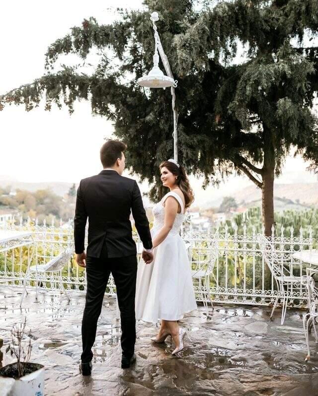 Hanife Gürdal, sosyal medya hesabından düğün davetiyesini paylaştı