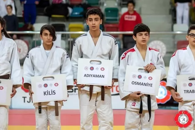 Osmaniyeli 3 judocu Avrupa Kupasında Türkiye'ye temsil edecek Osmaniyeli 3 judocu Avrupa Kupasında Türkiye'ye temsil edecek