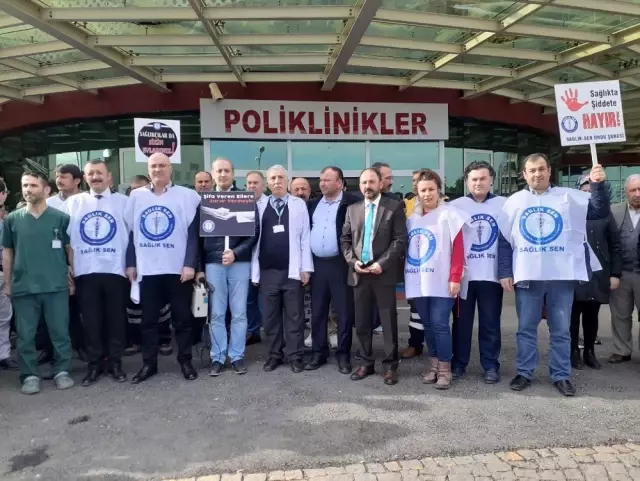 Sağlık memuruna yapılan saldırıya tepki Sağlık memuruna yapılan saldırıya tepki