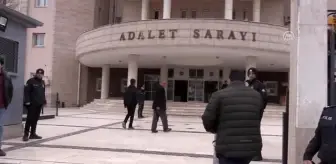 Bozova: Şanlıurfa'da otomobilde bulunan patlayıcıyla ilgili yakalanan 11 şüpheli adliyede Bozova: Şanlıurfa'da otomobilde bulunan patlayıcıyla ilgili yakalanan 11 şüpheli adliyede