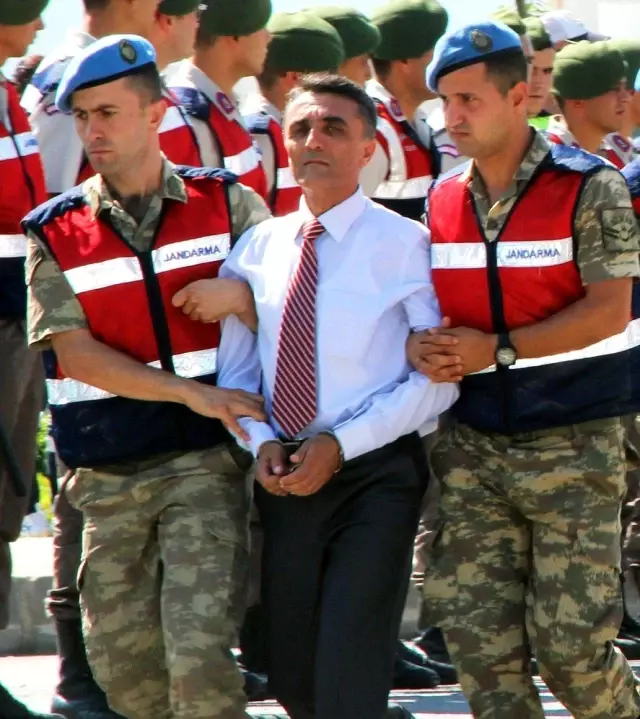 Suikast timi 'yağma'dan yargılanacak