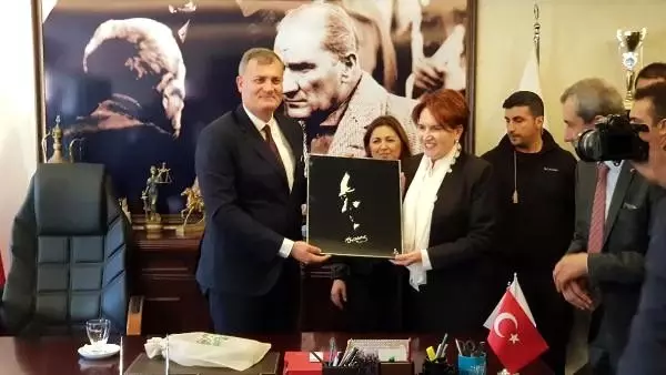 Akşener'den 'bayrak' tepkisi: Bunun alçaklık olduğunu düşünüyorum Akşener'den 'bayrak' tepkisi: Bunun alçaklık olduğunu düşünüyorum