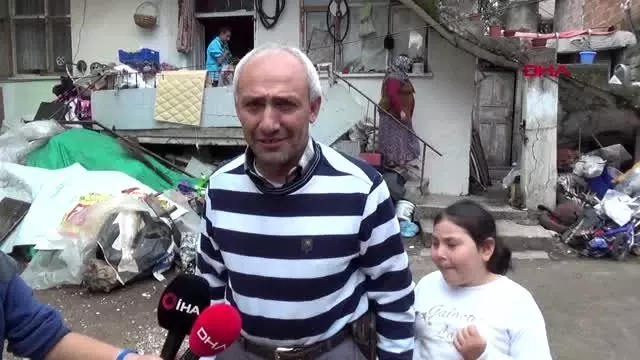 Antalya 4 engelli çocuğuyla oturduğu ev yıkılacak olan hurdacı kimse ev vermiyor, çaresizim Antalya 4 engelli çocuğuyla oturduğu ev yıkılacak olan hurdacı kimse ev vermiyor, çaresizim