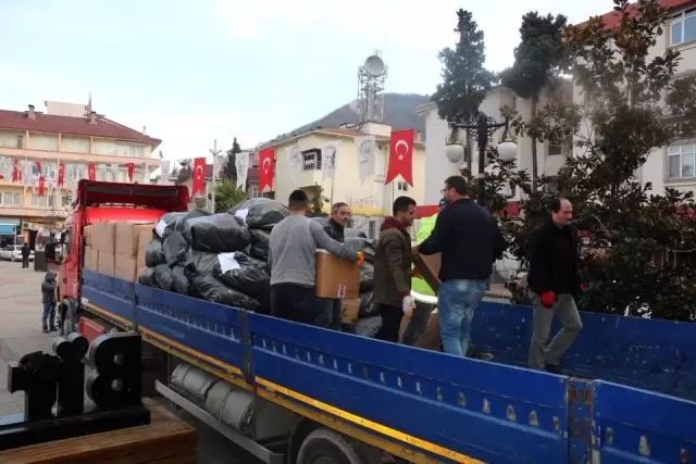 Ayancık'tan depremzedelere yardım eli