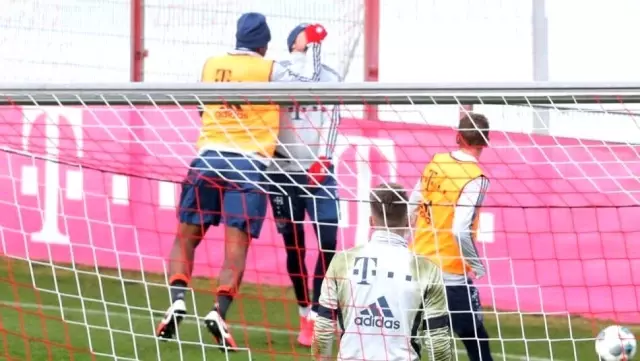 Bayern Münih antrenmanında Goretzka ve Boateng kavga etti Bayern Münih antrenmanında Goretzka ve Boateng kavga etti