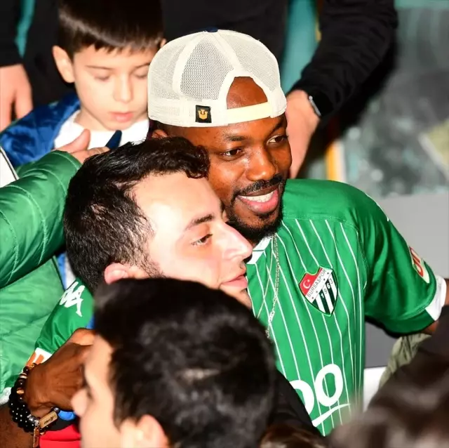 Bursaspor, Traore ile sözleşme imzaladı