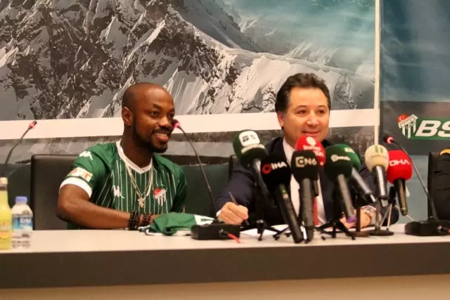 Bursaspor, Traore ile sözleşme imzaladı