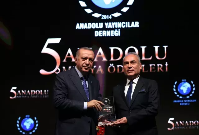 Cumhurbaşkanı Erdoğan 5. Anadolu Medya Ödülleri töreninde konuştu: (1) Cumhurbaşkanı Erdoğan 5. Anadolu Medya Ödülleri töreninde konuştu: (1)