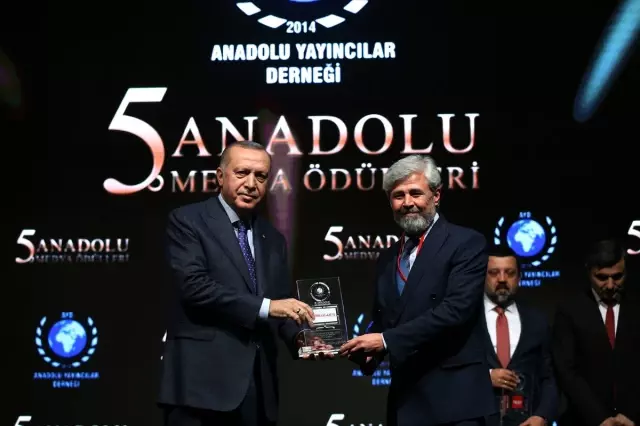 Cumhurbaşkanı Erdoğan 5. Anadolu Medya Ödülleri töreninde konuştu: (1) Cumhurbaşkanı Erdoğan 5. Anadolu Medya Ödülleri töreninde konuştu: (1)