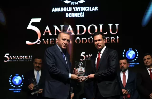 Cumhurbaşkanı Erdoğan 5. Anadolu Medya Ödülleri töreninde konuştu: (1) Cumhurbaşkanı Erdoğan 5. Anadolu Medya Ödülleri töreninde konuştu: (1)