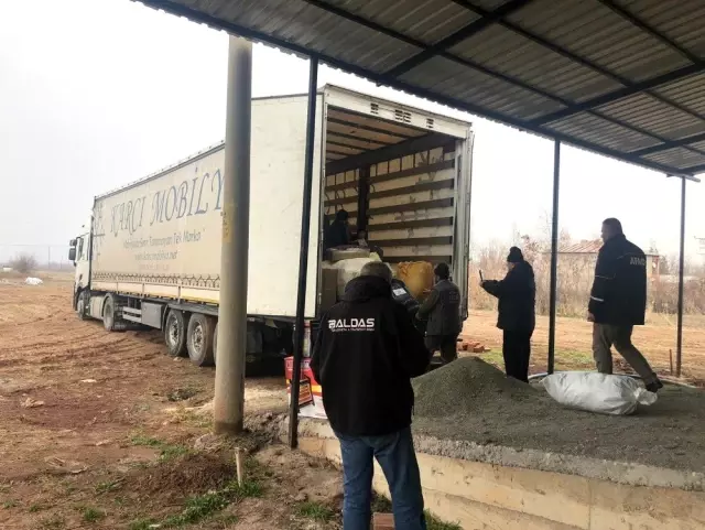 Edremitliler'in yardımları yerine ulaştı Edremitliler'in yardımları yerine ulaştı