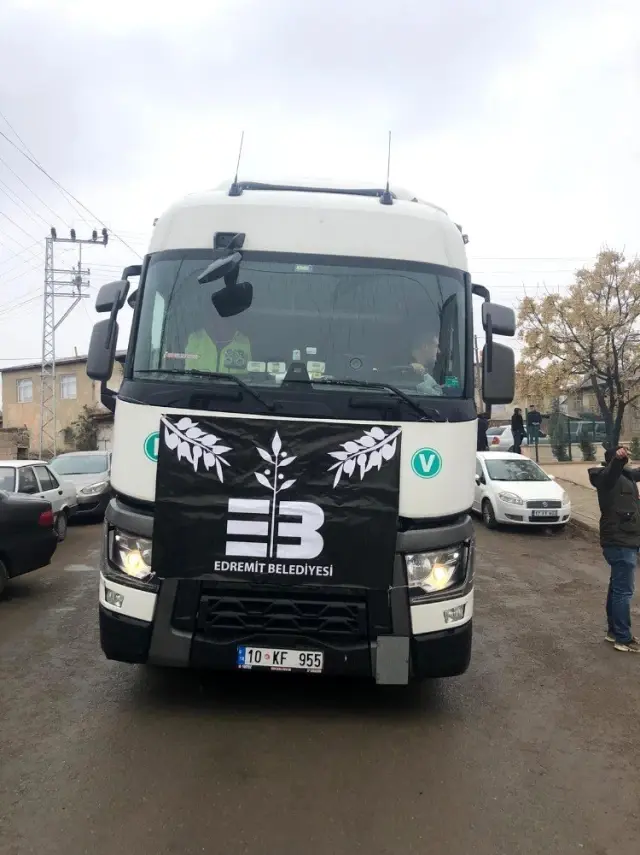 Edremitliler'in yardımları yerine ulaştı Edremitliler'in yardımları yerine ulaştı