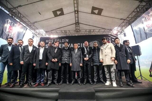 İşte Sergen Yalçın için düzenlenen imza töreninden kareler!
