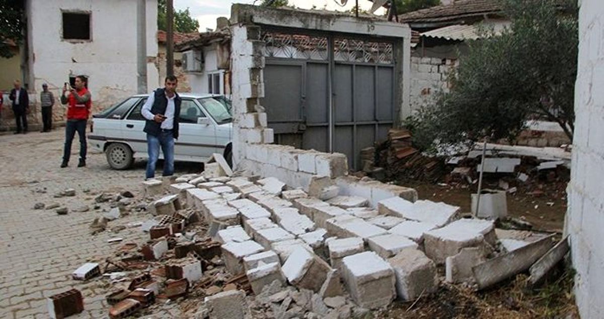 Manisa'da 2 ilçede art arda gelen depremler nedeniyle yarıyıl tatili uzatıldı
