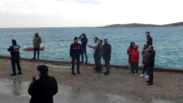 Taksici aracını denize sürüp intihar etti.