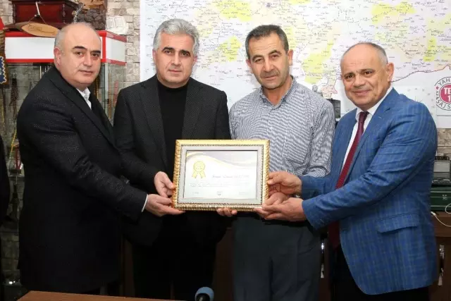 Yahyalı'da 'Altın işletme ödülleri' dağıtılmaya başlandı