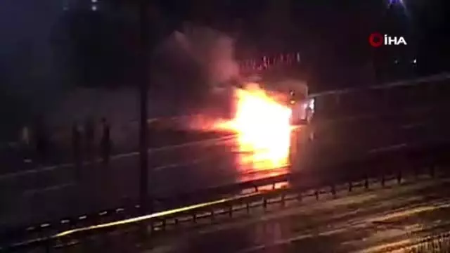 Yeni aldığı ikinci el otomobili kül olan sürücü o anları gülerek anlattı Yeni aldığı ikinci el otomobili kül olan sürücü o anları gülerek anlattı
