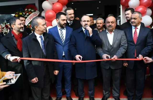 AK Parti'li Turan: Avrupa Parlamentosunda bayrak yırtmak şarlatanlıktır