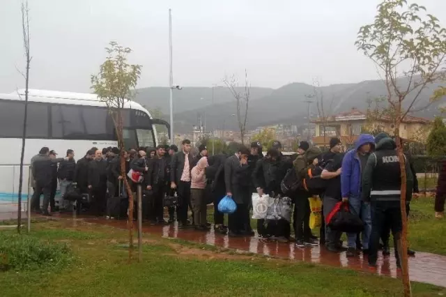 Akaryakıt kayıtlarını silerek devleti 803 milyon 870 bin TL zarara soktular Akaryakıt kayıtlarını silerek devleti 803 milyon 870 bin TL zarara soktular