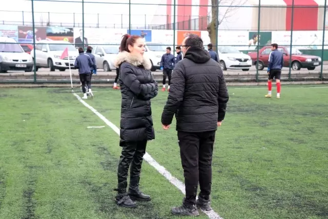 Bolu'da, 3 çocuk annesi iş kadını, futbol kulübüne başkan oldu Bolu'da, 3 çocuk annesi iş kadını, futbol kulübüne başkan oldu