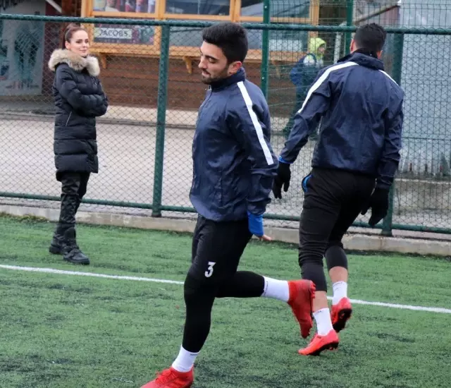 Bolu'da, 3 çocuk annesi iş kadını, futbol kulübüne başkan oldu Bolu'da, 3 çocuk annesi iş kadını, futbol kulübüne başkan oldu