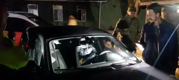 Edirne'de, polisten kaçan sürücü Pazarkule Sınır Kapısı'nda yakalandı
