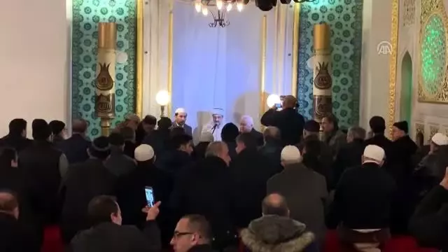 Elazığ depreminde hayatını kaybedenler için mevlit okutuldu Elazığ depreminde hayatını kaybedenler için mevlit okutuldu