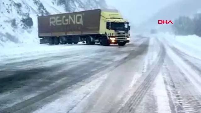 Erzincan kar ve tipi doğu’da ulaşımı vurdu