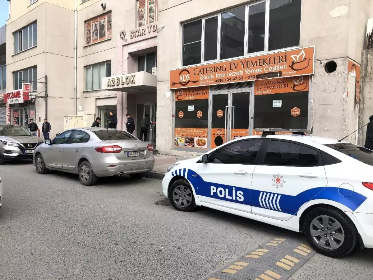 Esenyurt'ta sitede kadın cesedi bulundu