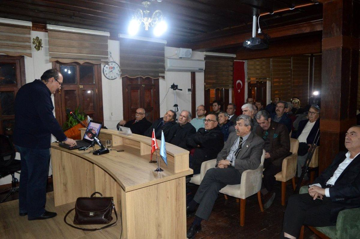 Eskişehir Türk Ocağı'nda 'Akciğer kanseri nasıl önlenebilir ve nasıl tedavi oluruz?' konferansı