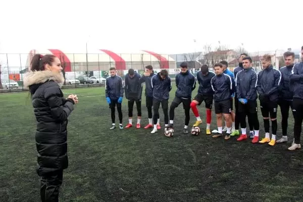 Gelin gittiği ilçenin futbol takımına başkan oldu Gelin gittiği ilçenin futbol takımına başkan oldu
