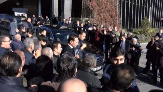 İmamoğlu, CHP'nin kalelerinden Şişli'de bir grup tarafından yuhalandı
