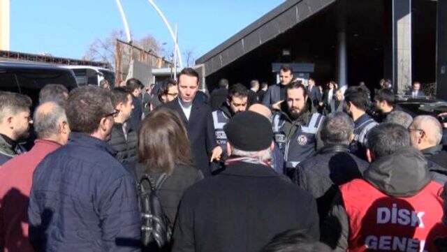 İmamoğlu, CHP'nin kalelerinden Şişli'de bir grup tarafından yuhalandı