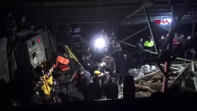 Kaçak maden ocağında göçük 2 işçi mahsur Kaçak maden ocağında göçük 2 işçi mahsur