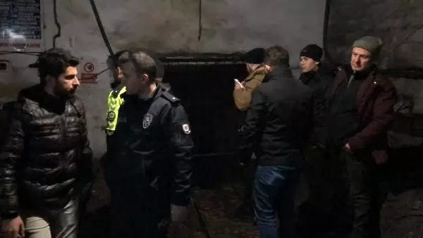 Kaçak maden ocağında göçük: 2 işçi mahsur (2)- Yeniden Kaçak maden ocağında göçük: 2 işçi mahsur (2)- Yeniden