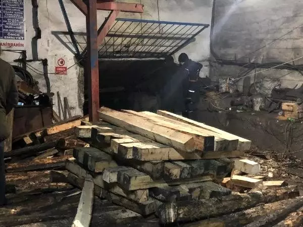 Kaçak ocakta göçükte mahsur kalan işçileri kurtarma çalışmaları devam ediyor Kaçak ocakta göçükte mahsur kalan işçileri kurtarma çalışmaları devam ediyor