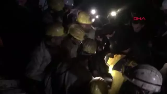 Kaçak ocakta göçükte mahsur kalan işçileri kurtarma çalışmaları devam ediyor Kaçak ocakta göçükte mahsur kalan işçileri kurtarma çalışmaları devam ediyor