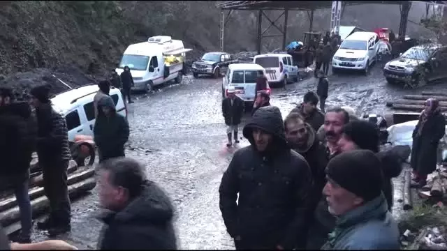 Maden ocağındaki göçükte kalan 2 işçinin cesedine ulaşıldı Maden ocağındaki göçükte kalan 2 işçinin cesedine ulaşıldı
