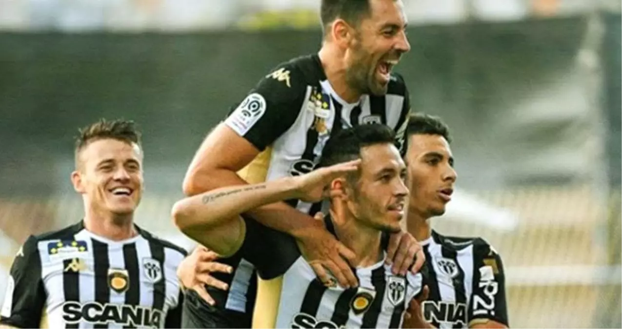 Portekizli oyuncu gol sonrası asker selamı verdi! UEFA şimdi ne yapacak?
