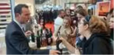 EMITT'te Bozcaada'ya bölgenin havasını en iyi yansıtan stant ödülü verildi EMITT'te Bozcaada'ya bölgenin havasını en iyi yansıtan stant ödülü verildi