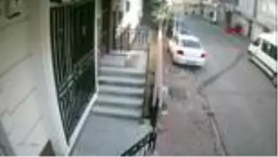 Sancaktepe'de kadını kaçırma teşebbüsü kamerada Sancaktepe'de kadını kaçırma teşebbüsü kamerada
