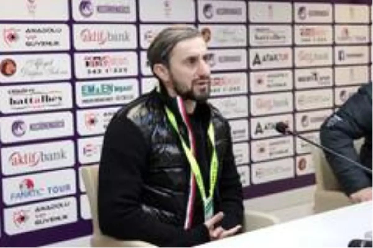 Serkan Özbalta: 'Ligi ilk 6'nın içinde bitirmeyi hedefliyoruz'